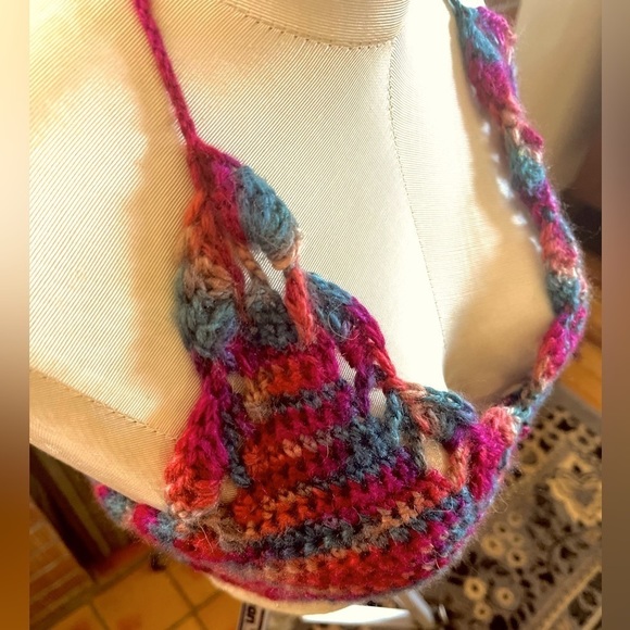 HANDMADE CROCHET FESTIVAL TOP - Picture 4 of 6